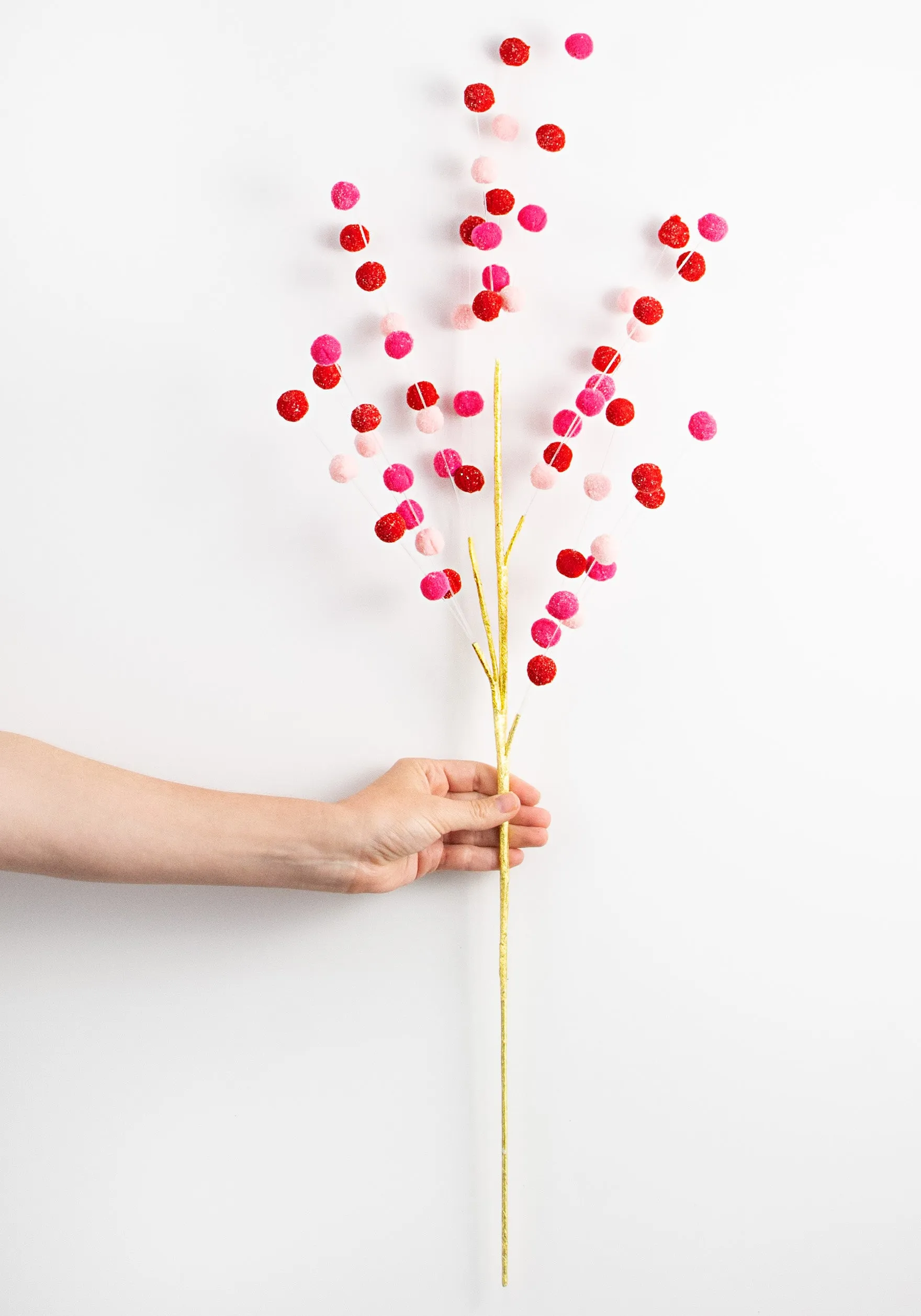 29" Felt Ball Spray: Pink, Fuchsia, Red