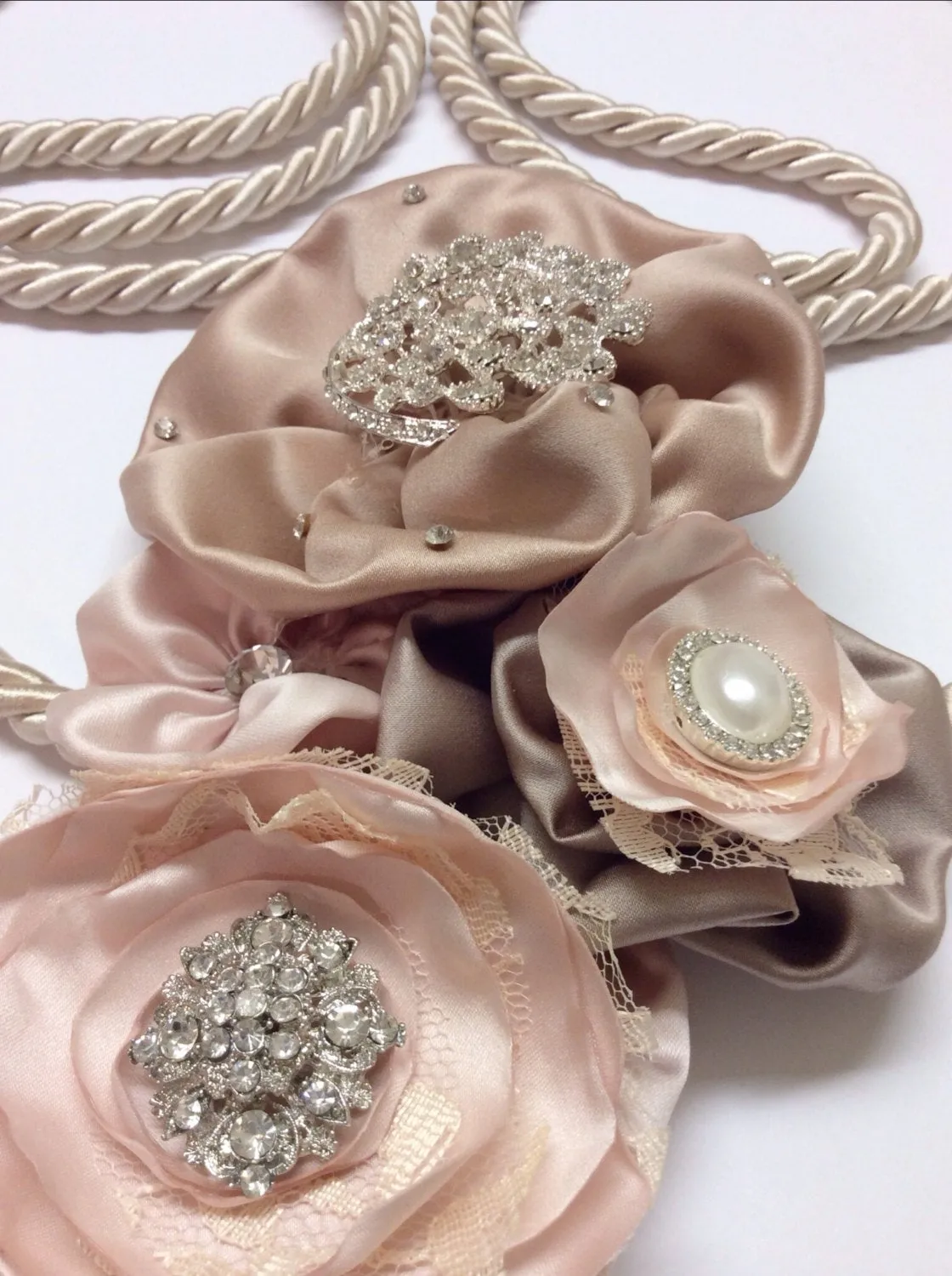 catholic wedding/wedding lasso/wedding rope lasso/lasso/with blush/dusty rose, champagne flowers and silver diamond brooches, pearls
